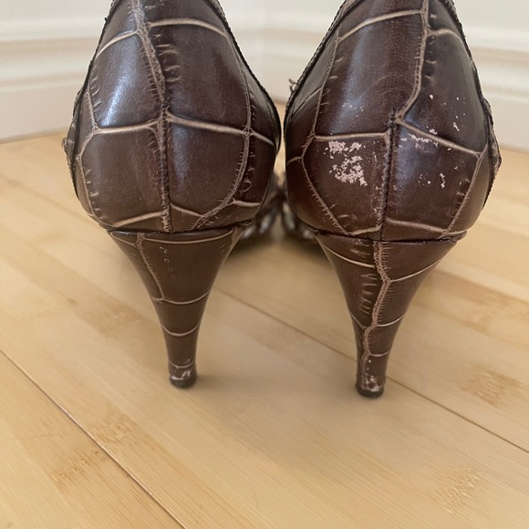 Giorgio Armani cut out leather heels - Picture 6 of 11